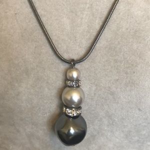 Studio S neck and earring set faux tri tone pearls